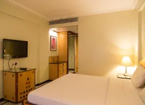 Sarovar Portico Kalupur Ahmedabad - Chambre