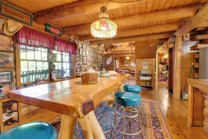 Handcrafted Log Cabin in Candor: Group Getaway! - Innenbereich