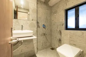 Hotel MetroMax Andheri - Bathroom