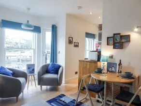 Harbour View Apartment - Stue