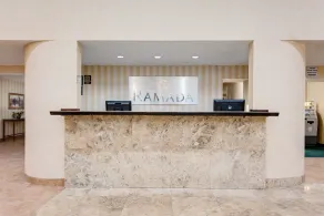 Ramada by Wyndham Cleveland Airport West - Réception