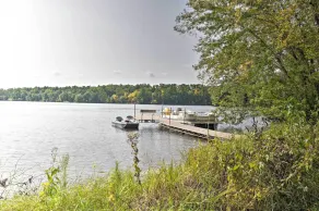 Lakefront Cabin w/ Fire Pit, Dock, & Boat Rental - Interiør