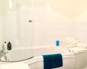 Grosvenor Apartments in Bath - Great for Families, Groups, Couples, 80 sq m, Parking - Baño