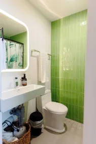 Perth County Inn - Bathroom