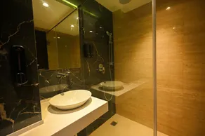Comfort Hotel Vista - Bathroom