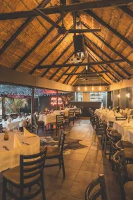 Beside Still Waters Boutique Hotel - Restaurant