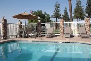 Holiday Inn Express Corning by IHG - Piscina