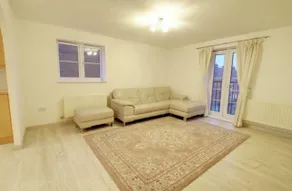 2 Double Bed Flat, En-suite, Top Floor, With Private Parking - Sala de estar