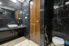 Hotel Emblem Suites Delhi Airport - Bagno