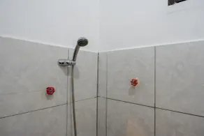RedDoorz Syariah @ Hotel Wisma Indonesia Kendari - Badezimmer