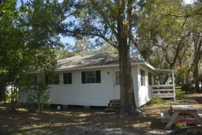 Camp Mack Lodge, Marina & RV Resort - Vista do quarto
