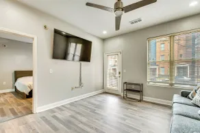 Prime ATL Spot! Updated Condo Steps to Marta - Interiør