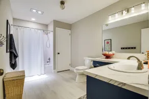 3 Mi to Downtown: Inviting Lancaster Home! - Intérieur