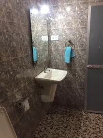 Vinsons Cottages - Bathroom