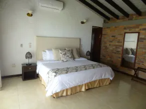 Hotel Tata Premium - Room