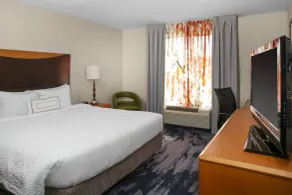 Fairfield Inn & Suites Milledgeville - Room