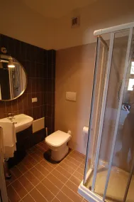 LoL Hostel Siracusa - Bathroom