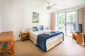 Cashelmara Beachfront Apartments - Room
