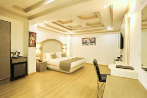 Crown Plaza Residency - Zimmer