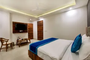 Hotel Vertu IGI Delhi Airport By OPO - FREE Airport Pick Up Or Drop - Camera