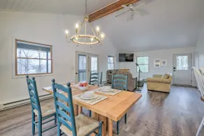 Walloon Lake Vacation Rental: Walk to Water! - Interiør