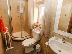 Prospect Cottage - Bathroom