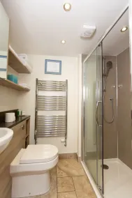 The Queens Head Hotel, Self Check-In - Baño