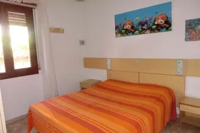 Bright Villa with garden and parking - Beahost - Værelse