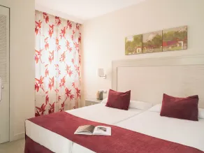 Ona Marinas de Nerja Spa Resort - Rum