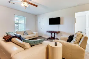 Lake Conroe Home w/ Yard: Half-mi to Boating! - Innenbereich