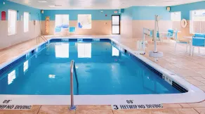 Holiday Inn Express Hotel & Suites Chester by IHG - Pool