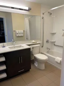 Park Inn by Radisson, Calgary Airport North, AB - Chambre