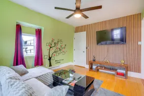 Apt in Historic Lynn Neighborhood: 2 Mi to Beach! - Interior