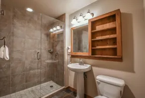 Red Hawk Lodge 2269 by SummitCove Lodging - Salle de bain