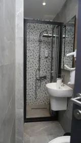 Nova Park Hotel & Suite - Bathroom
