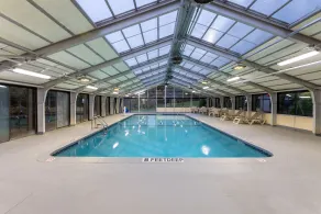 Baymont by Wyndham White Plains - Elmsford - Piscine