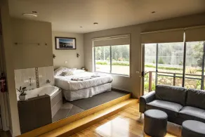Little Norfolk Bay Events and Chalets - Zimmer