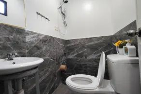 MilVir Tourist Inn El Nido near Beach - Bathroom