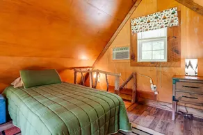 Cozy Georgia Abode w/ Deck, Fire Pit & Lake Access - Interiör
