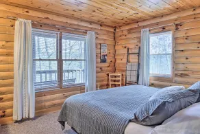 Table Rock Lake Cabin - Lake-Pool-Hot Tub - Interior