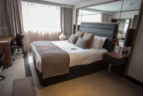 Crowne Plaza Gerrards Cross by IHG - Room