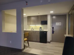 Holiday Inn Express Fort Lauderdale North - Executive Airport by IHG - Zimmer