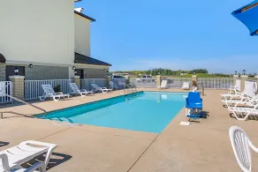 Comfort Inn & Suites Lincoln I-20 - Piscine