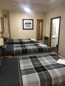 Shanahans B&B with Sports Bar - Habitación
