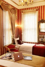 Sultan Tugra Hotel - Room