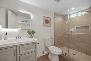Completely Renovated Oasis on the Hill - Salle de bain