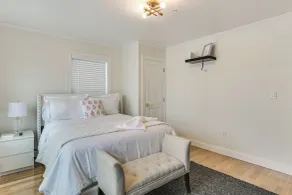 4 Mi to Revere Beach! Walkable Family Retreat - Interiör