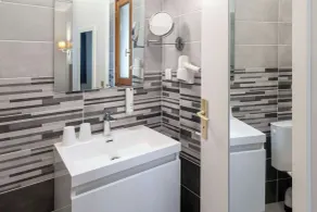 Sure Hotel by Best Western Saintes - Bathroom