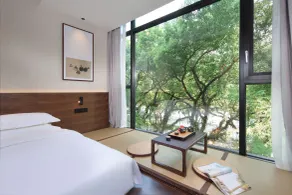 Riverside Wing Hotel Guilin - View from room