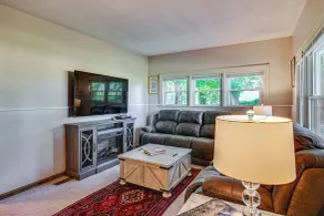 2 Mi to Oak Grove Racing & Gaming: Home on 1 Acre - Interiør